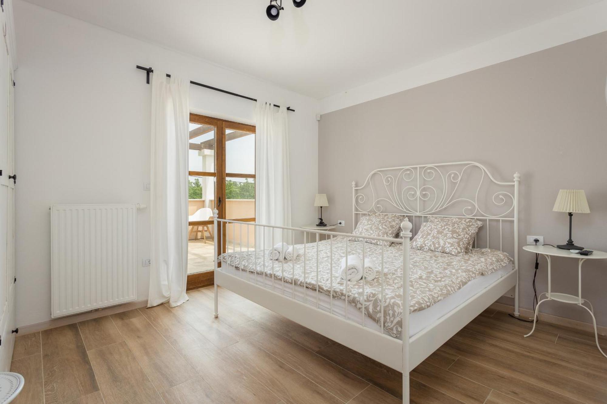 Villa Cirka In Central Istria For 14 Persons With Pool Heating & Pool Table Светвинченат Экстерьер фото