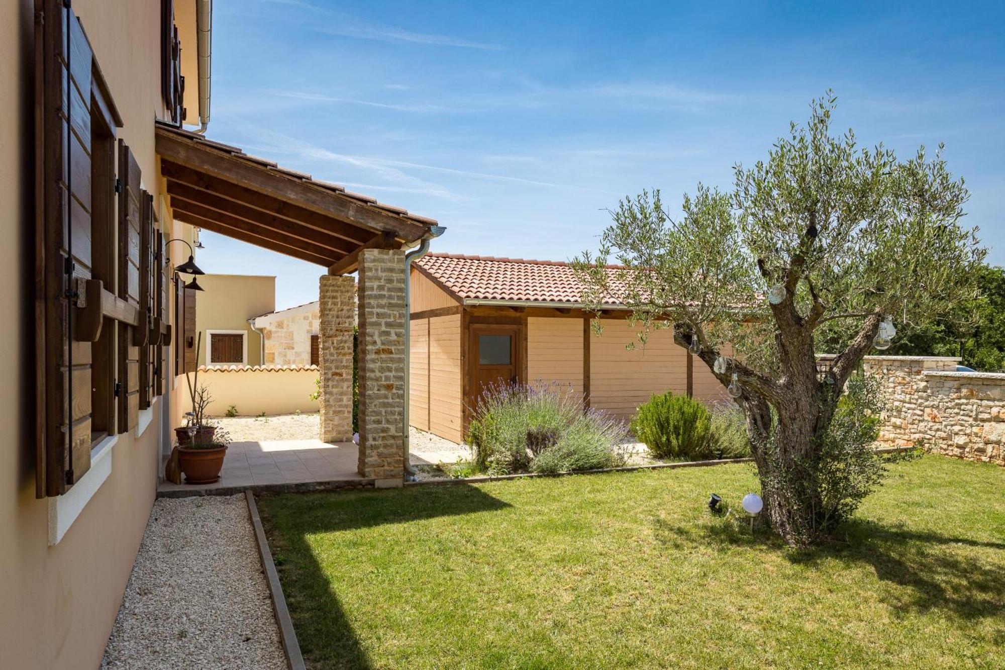 Villa Cirka In Central Istria For 14 Persons With Pool Heating & Pool Table Светвинченат Экстерьер фото
